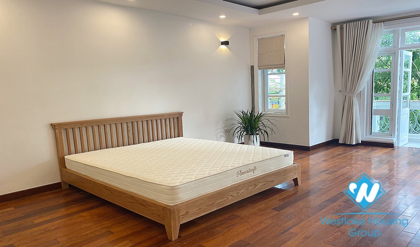The renovating 4-bedrooms house in C block, walking distance to UNIS was buil
